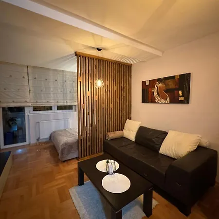 Apartman Eleni *